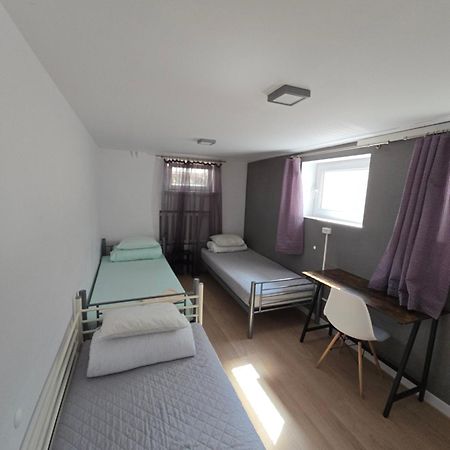 Rooms4Rest Wiertnicza - Private Rooms For Tourists - Atr Consulting Sp, Z O,O, Warschau Exterior foto