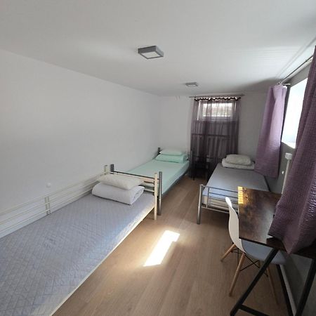 Rooms4Rest Wiertnicza - Private Rooms For Tourists - Atr Consulting Sp, Z O,O, Warschau Exterior foto