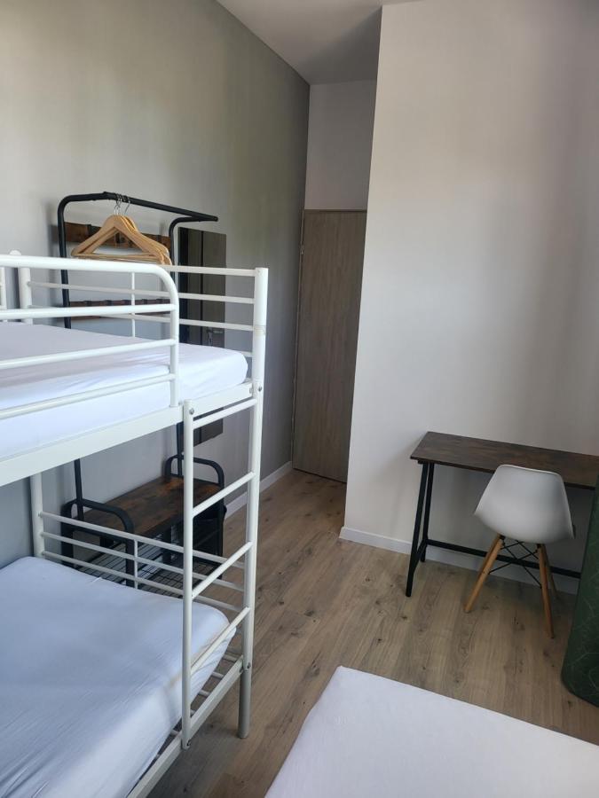 Rooms4Rest Wiertnicza - Private Rooms For Tourists - Atr Consulting Sp, Z O,O, Warschau Exterior foto