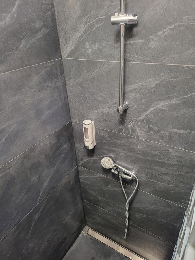 Rooms4Rest Wiertnicza - Private Rooms For Tourists - Atr Consulting Sp, Z O,O, Warschau Exterior foto