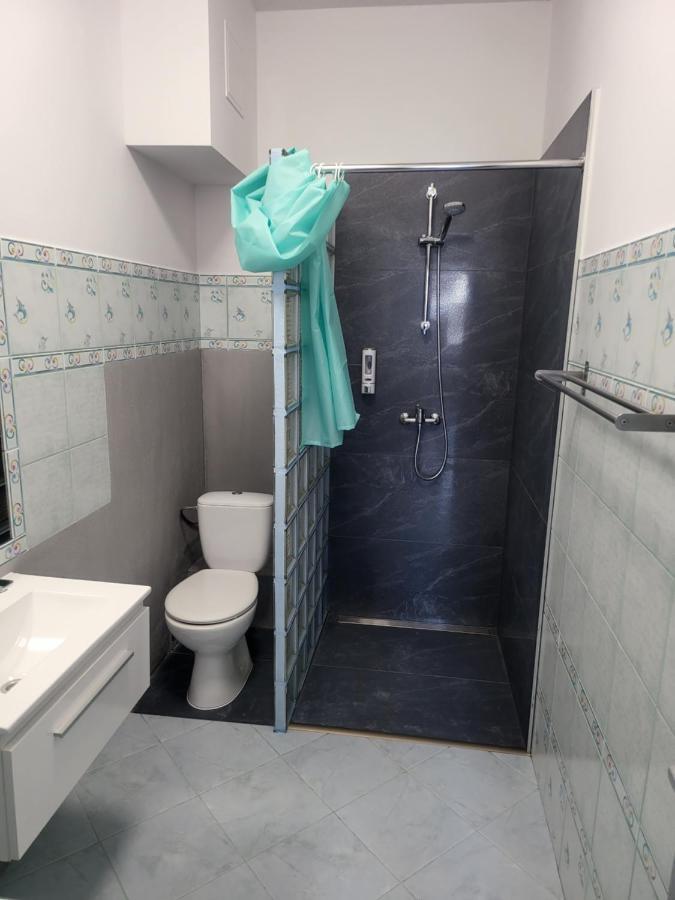 Rooms4Rest Wiertnicza - Private Rooms For Tourists - Atr Consulting Sp, Z O,O, Warschau Exterior foto