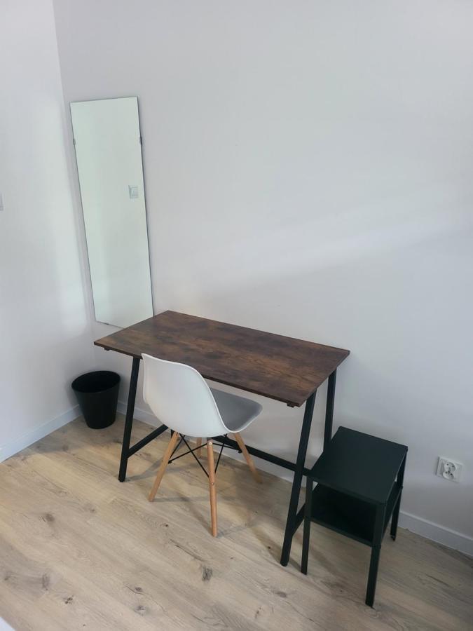 Rooms4Rest Wiertnicza - Private Rooms For Tourists - Atr Consulting Sp, Z O,O, Warschau Exterior foto