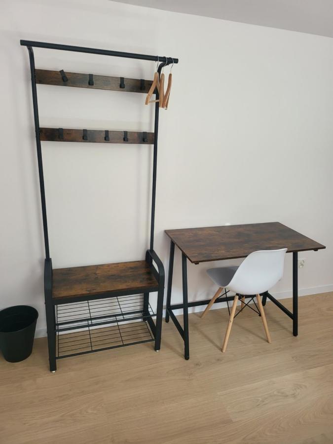 Rooms4Rest Wiertnicza - Private Rooms For Tourists - Atr Consulting Sp, Z O,O, Warschau Exterior foto