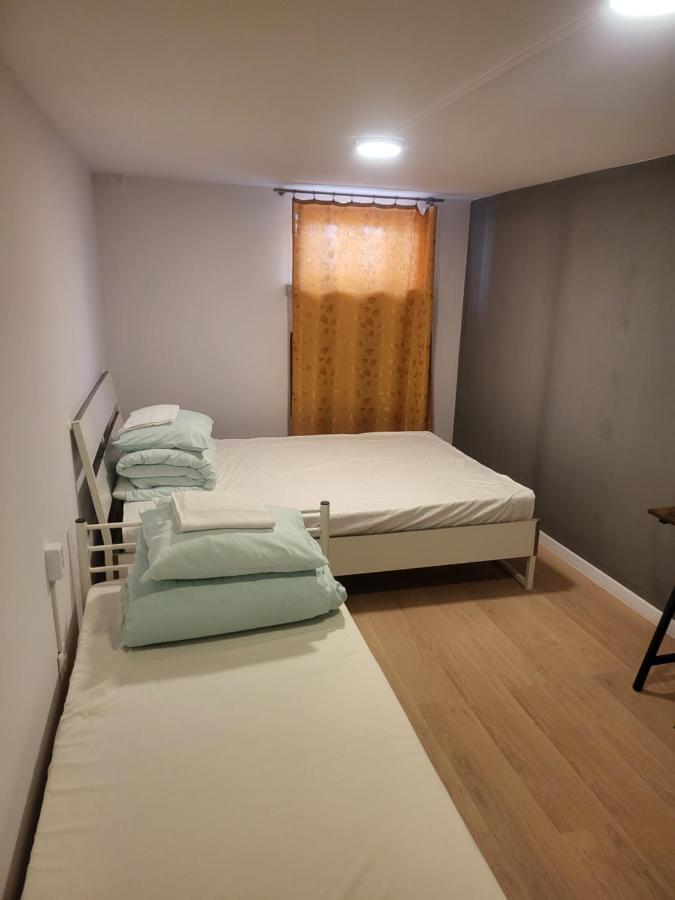 Rooms4Rest Wiertnicza - Private Rooms For Tourists - Atr Consulting Sp, Z O,O, Warschau Exterior foto