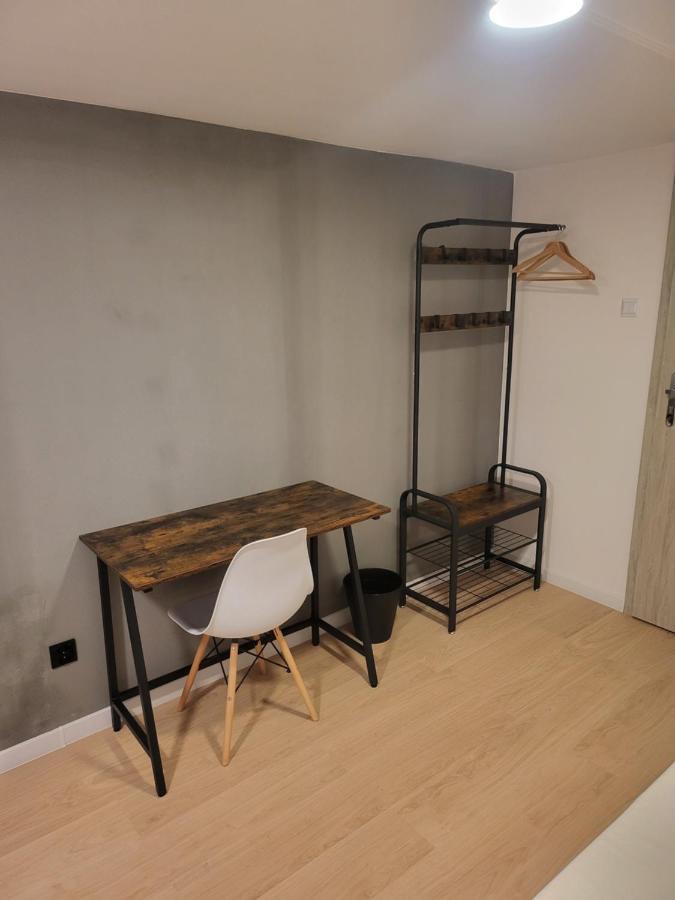 Rooms4Rest Wiertnicza - Private Rooms For Tourists - Atr Consulting Sp, Z O,O, Warschau Exterior foto