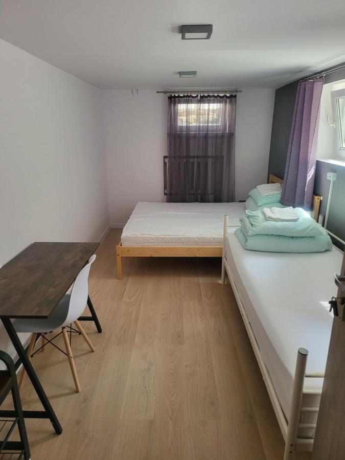 Rooms4Rest Wiertnicza - Private Rooms For Tourists - Atr Consulting Sp, Z O,O, Warschau Exterior foto